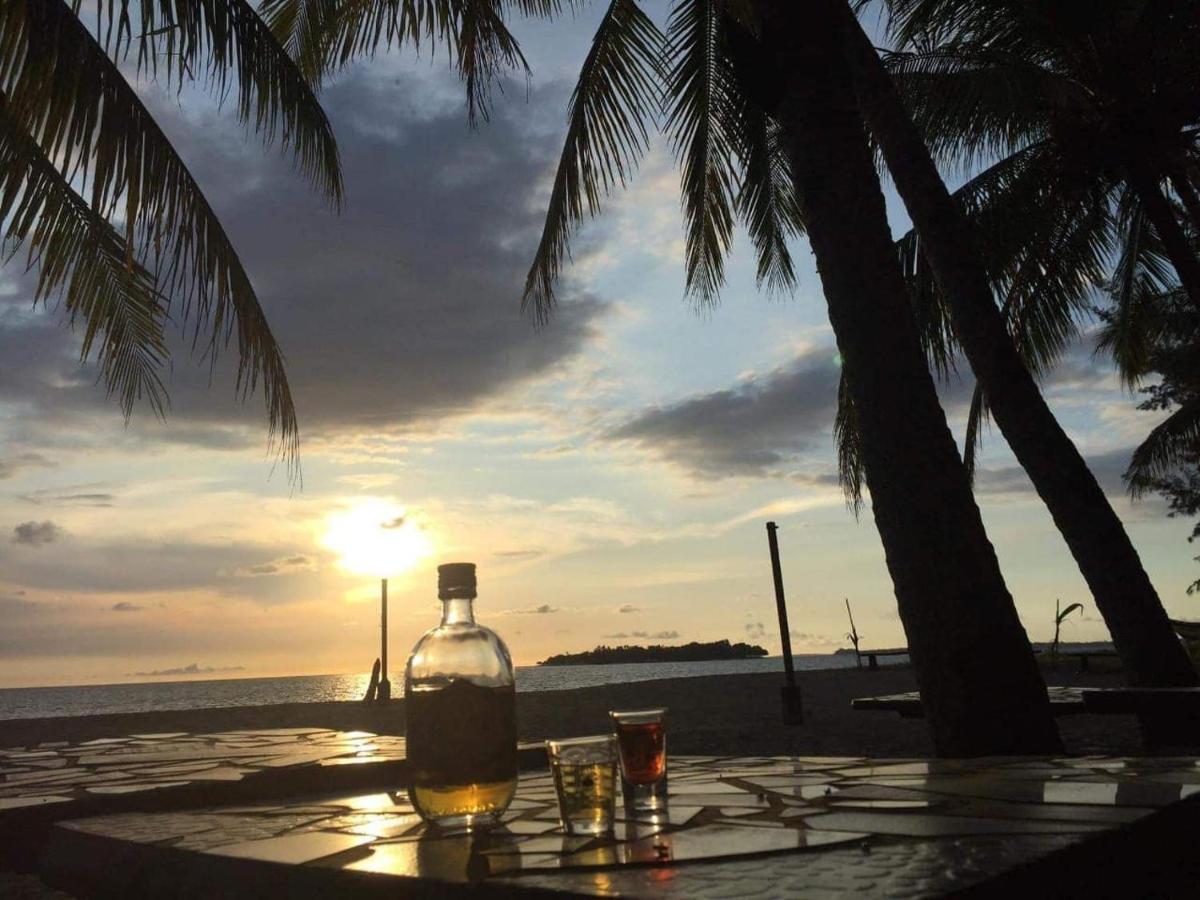 Sunbloom Beachfront Hotel And Restaurant Zambales Sinabacan Extérieur photo