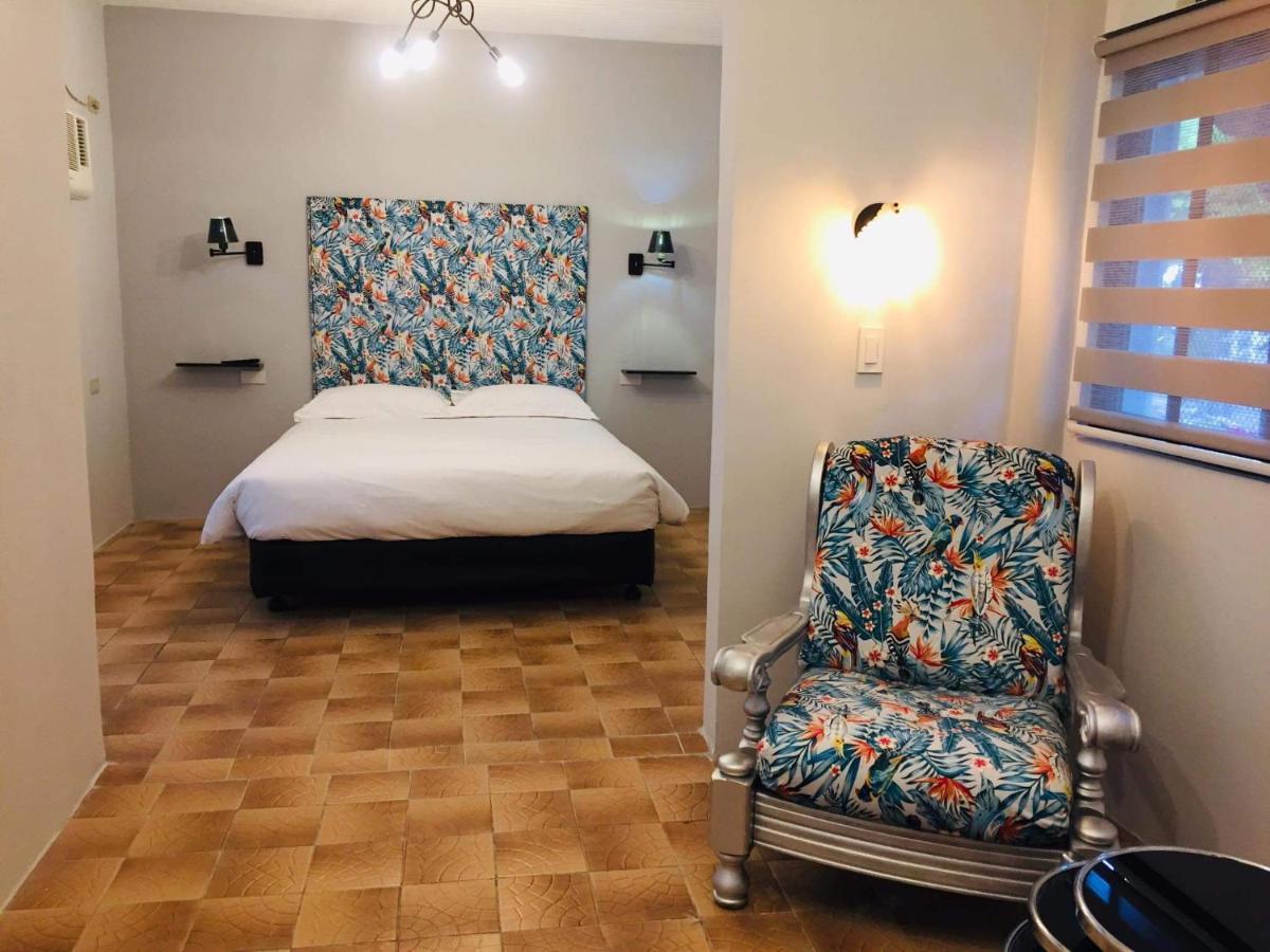 Sunbloom Beachfront Hotel And Restaurant Zambales Sinabacan Extérieur photo