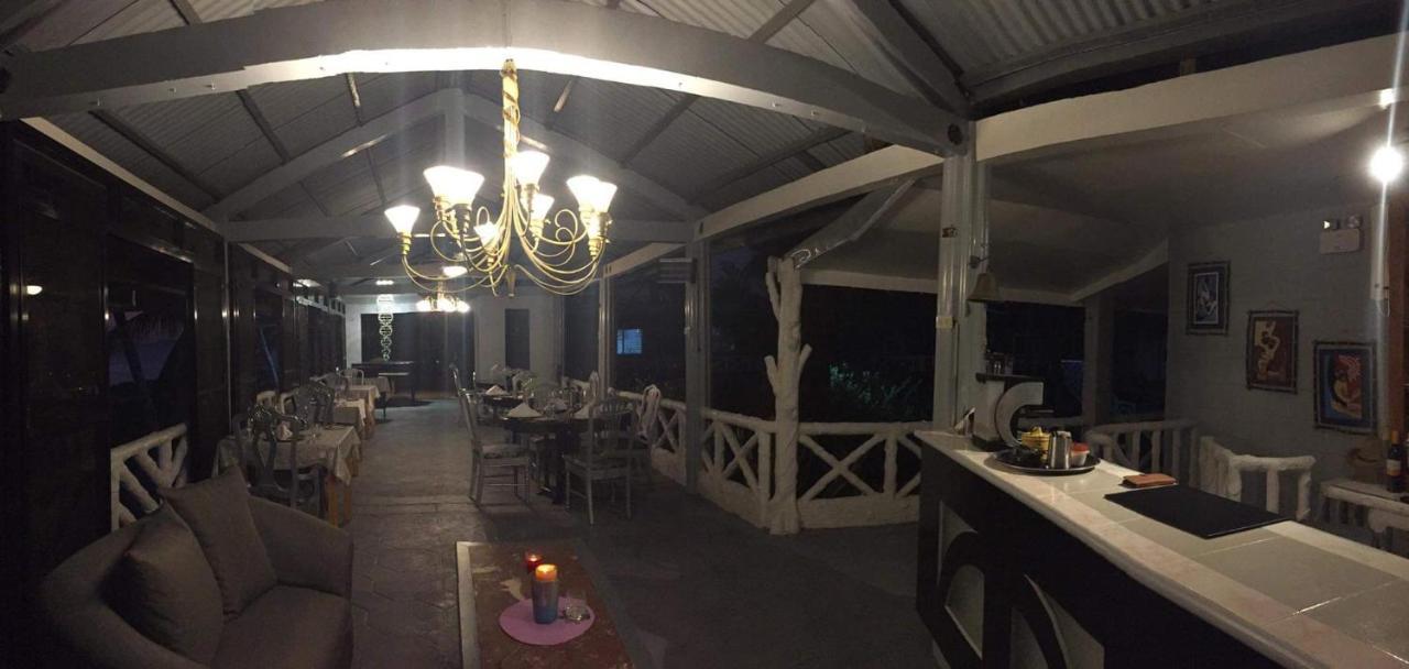 Sunbloom Beachfront Hotel And Restaurant Zambales Sinabacan Extérieur photo