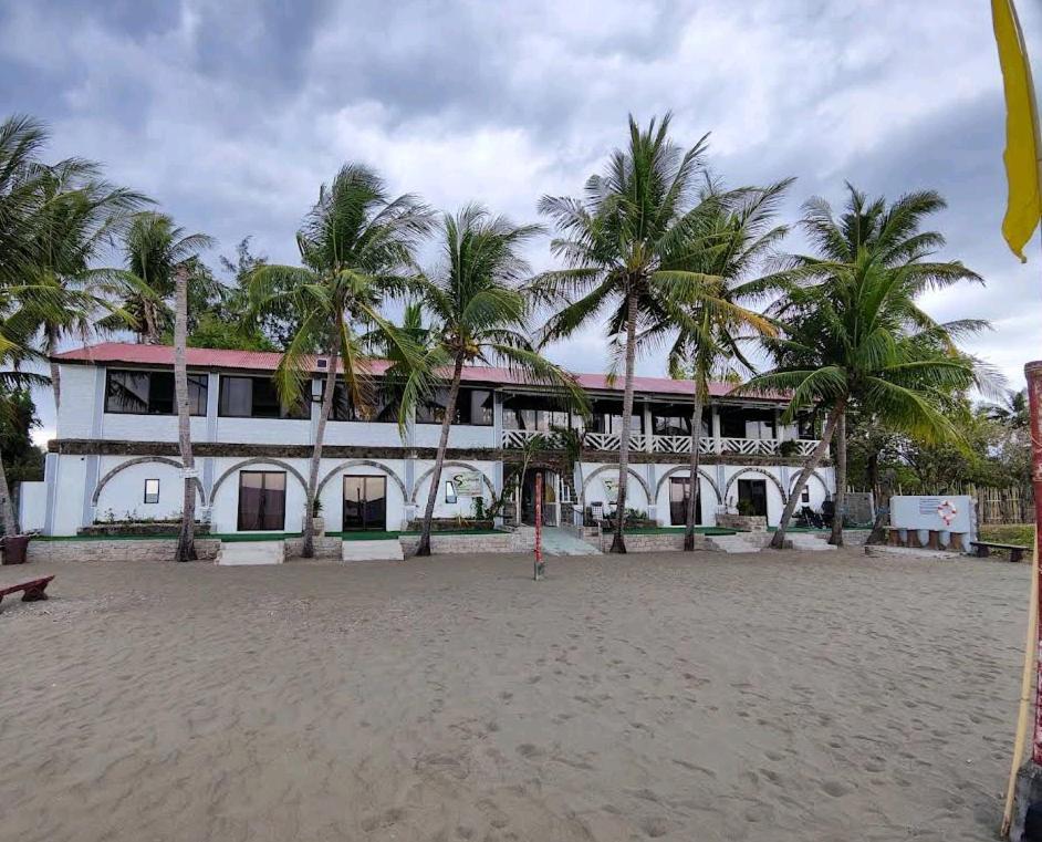 Sunbloom Beachfront Hotel And Restaurant Zambales Sinabacan Extérieur photo