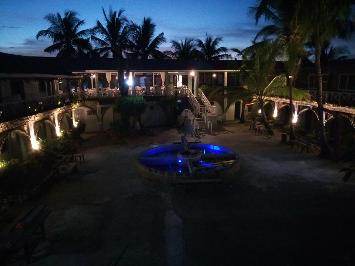 Sunbloom Beachfront Hotel And Restaurant Zambales Sinabacan Extérieur photo