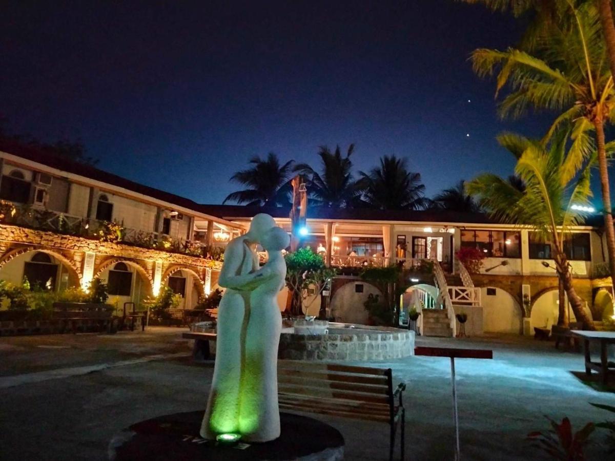 Sunbloom Beachfront Hotel And Restaurant Zambales Sinabacan Extérieur photo