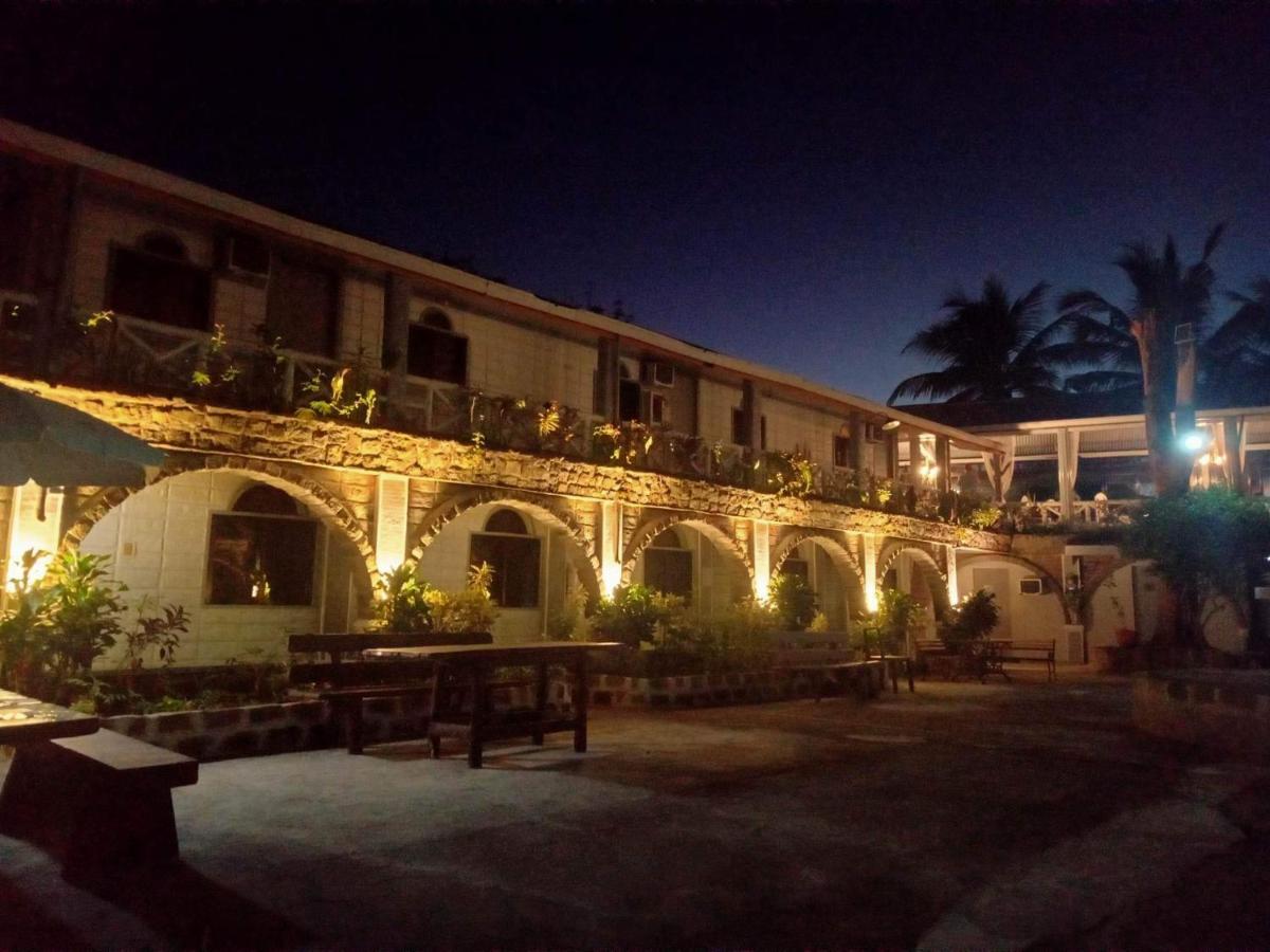 Sunbloom Beachfront Hotel And Restaurant Zambales Sinabacan Extérieur photo